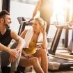 Flirten en dates checken populair in sportschool